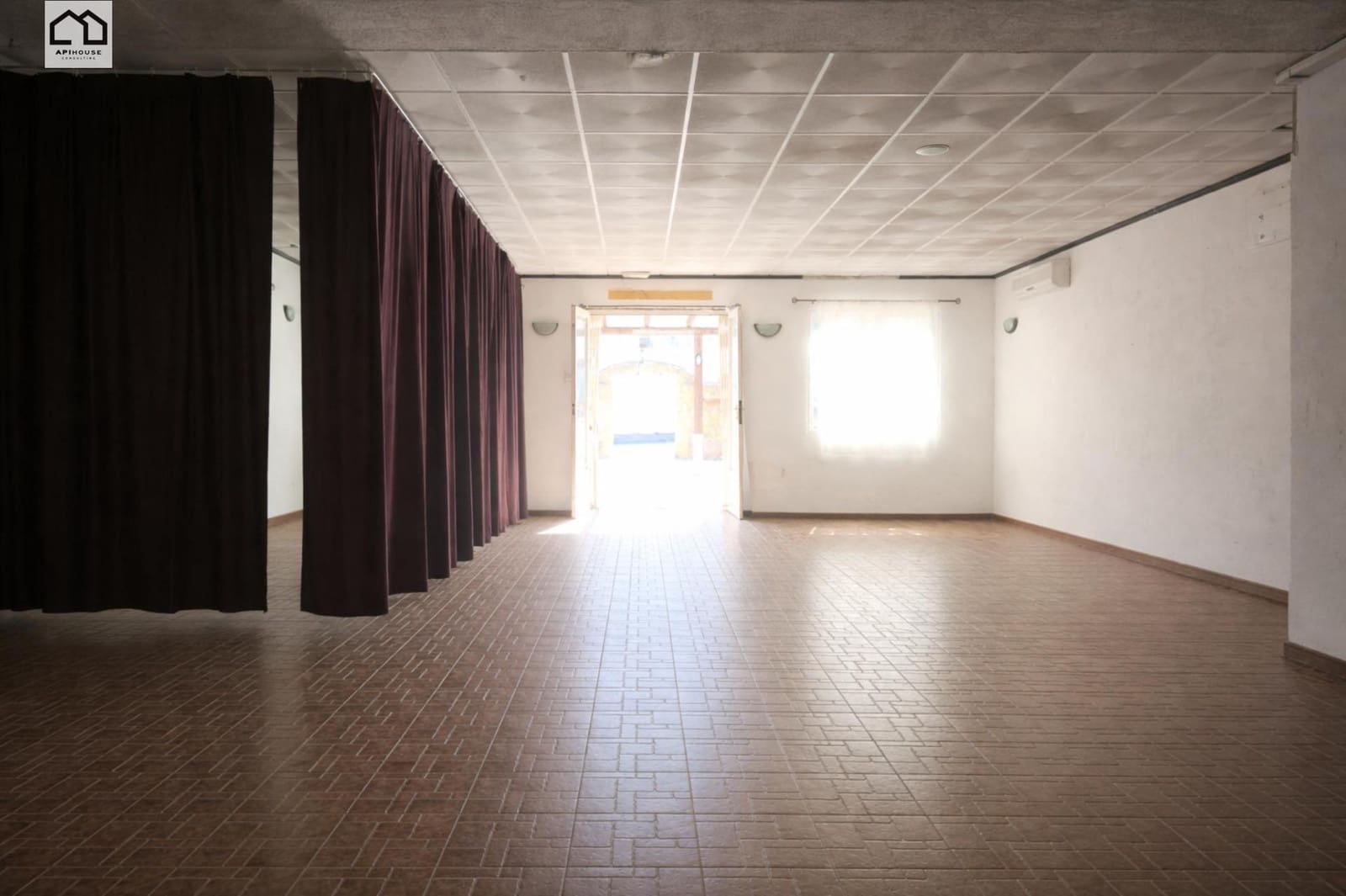 3 sovrum Företag till salu i Blue Lagoon med pool garage - 375 000 € (Ref: 9702134)