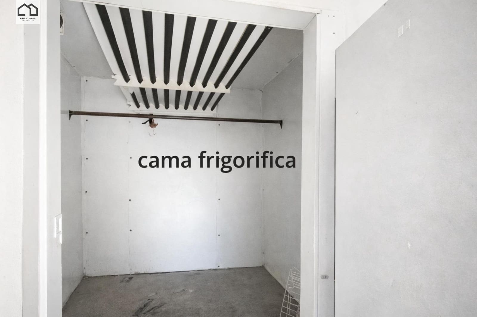 3 sovrum Företag till salu i Blue Lagoon med pool garage - 375 000 € (Ref: 9702134)