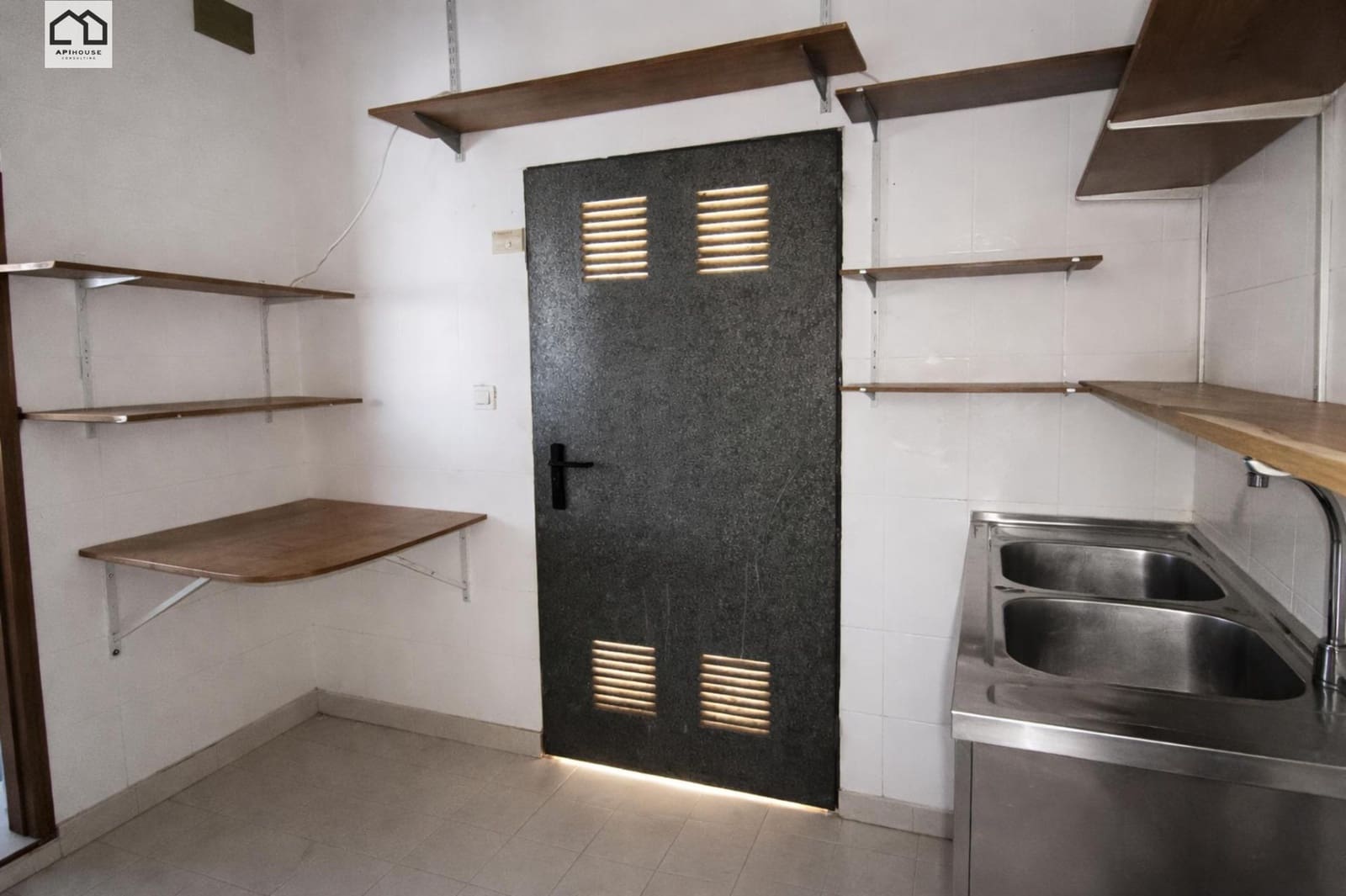 3 sovrum Företag till salu i Blue Lagoon med pool garage - 375 000 € (Ref: 9702134)