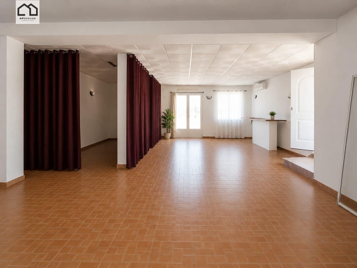 3 soveværelse Virksomhed til salg i Blue Lagoon med swimmingpool garage - € 375.000 (Ref: 9702134)