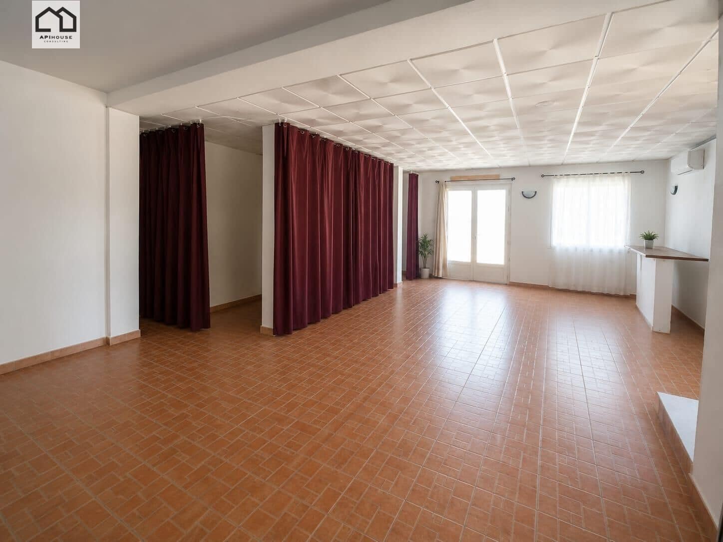 3 soveværelse Virksomhed til salg i Blue Lagoon med swimmingpool garage - € 375.000 (Ref: 9702134)