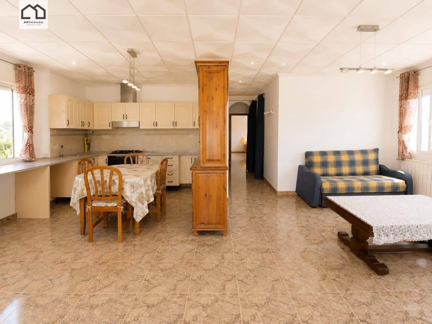 3 soveværelse Virksomhed til salg i Blue Lagoon med swimmingpool garage - € 375.000 (Ref: 9702134)