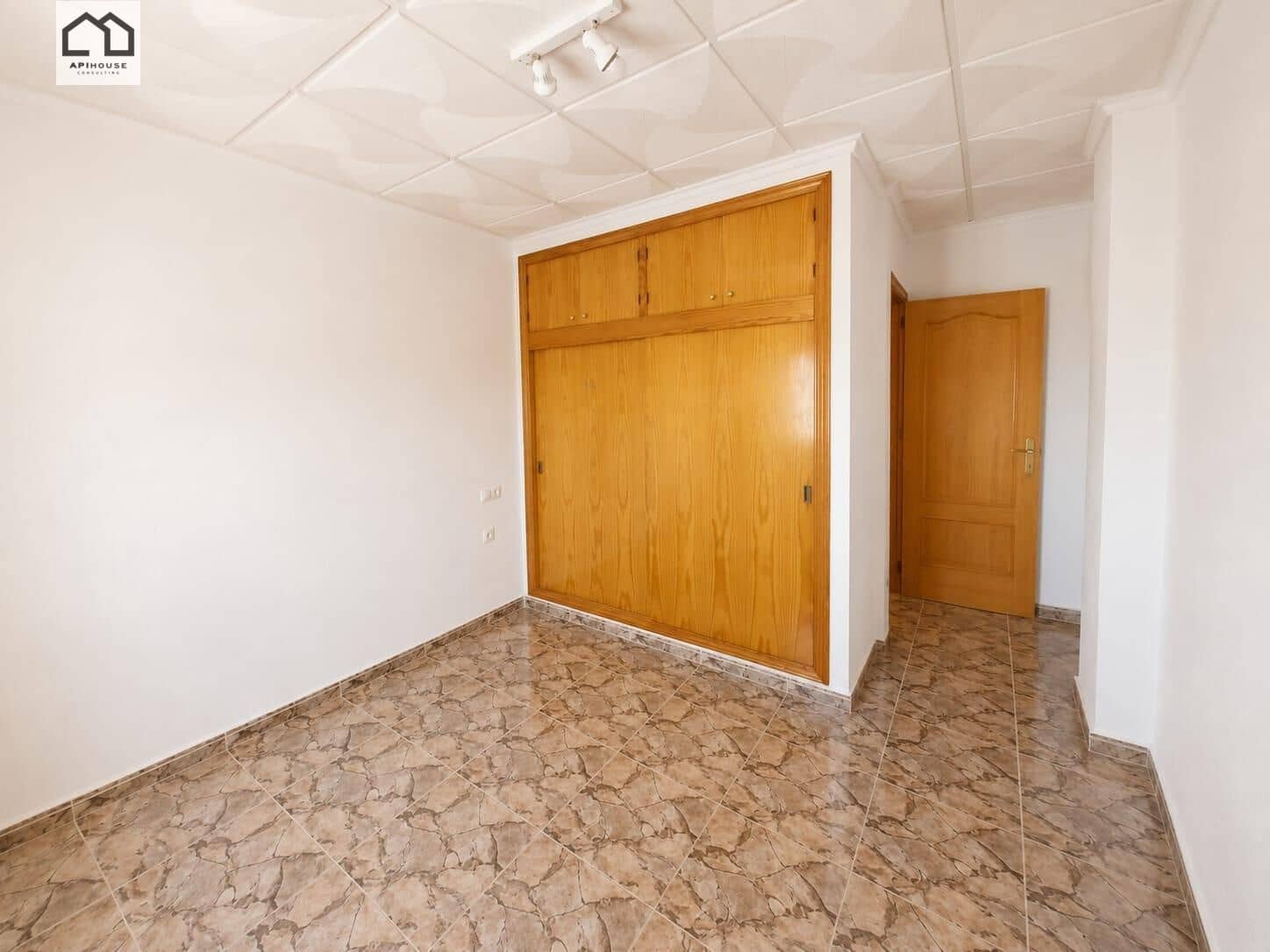 3 soveværelse Virksomhed til salg i Blue Lagoon med swimmingpool garage - € 375.000 (Ref: 9702134)