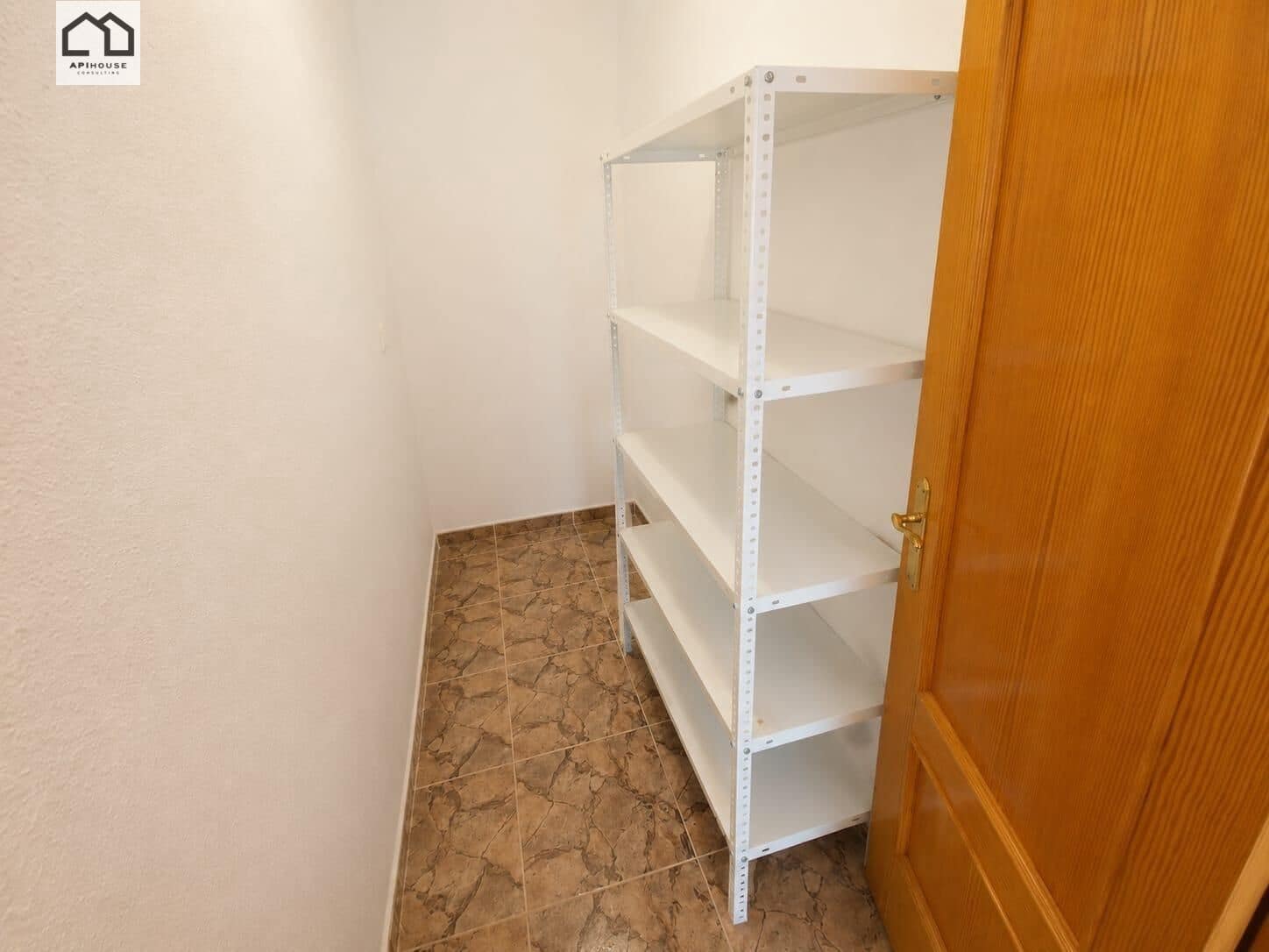3 soveværelse Virksomhed til salg i Blue Lagoon med swimmingpool garage - € 375.000 (Ref: 9702134)