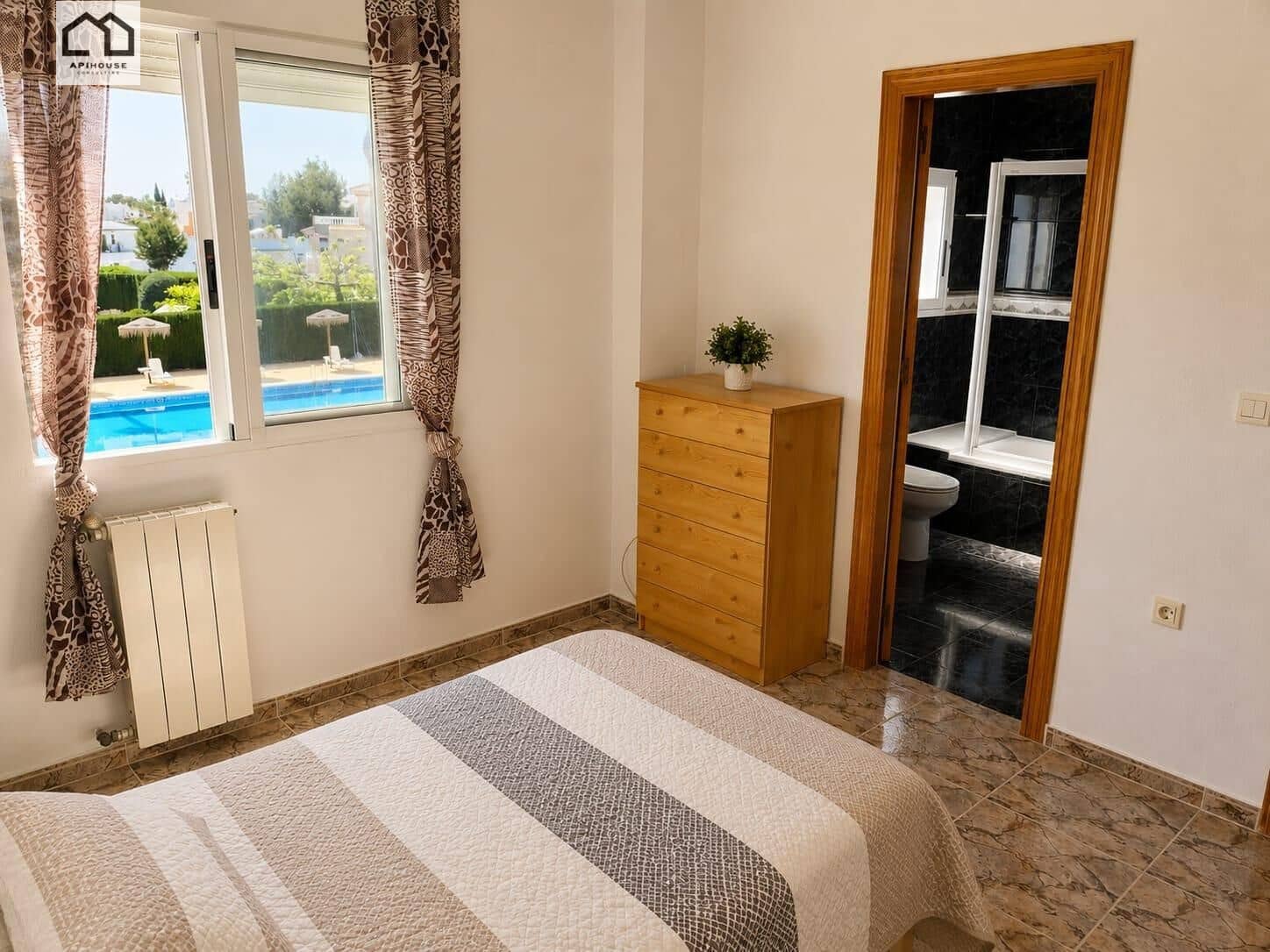 3 soveværelse Virksomhed til salg i Blue Lagoon med swimmingpool garage - € 375.000 (Ref: 9702134)