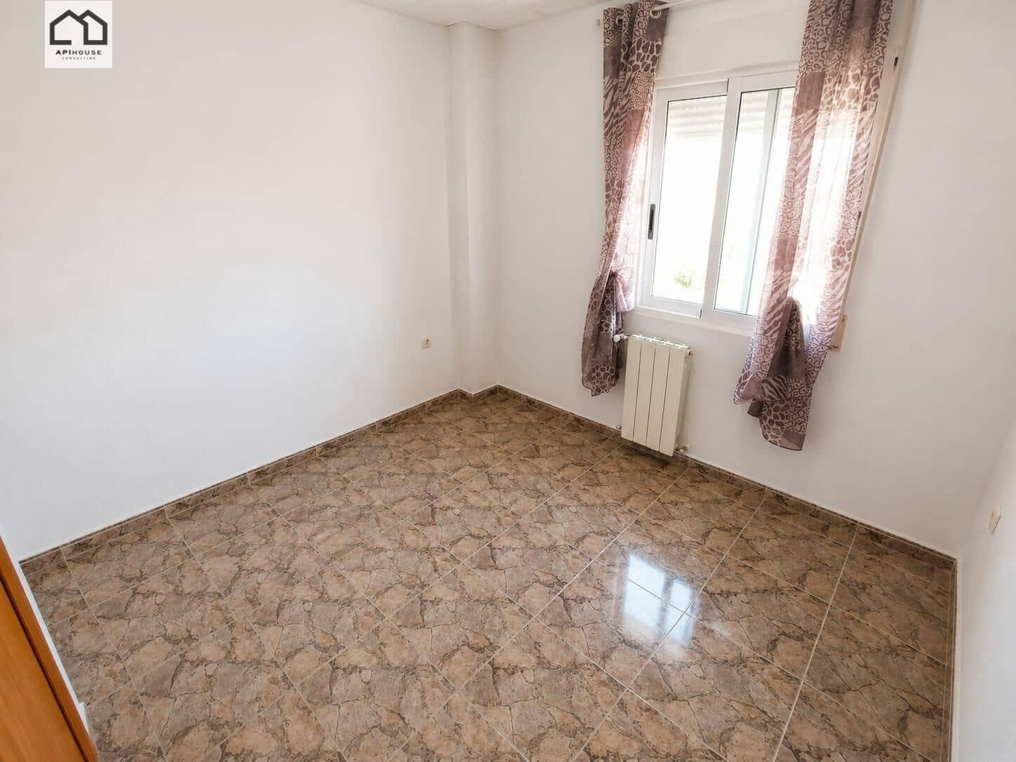 3 soveværelse Virksomhed til salg i Blue Lagoon med swimmingpool garage - € 375.000 (Ref: 9702134)