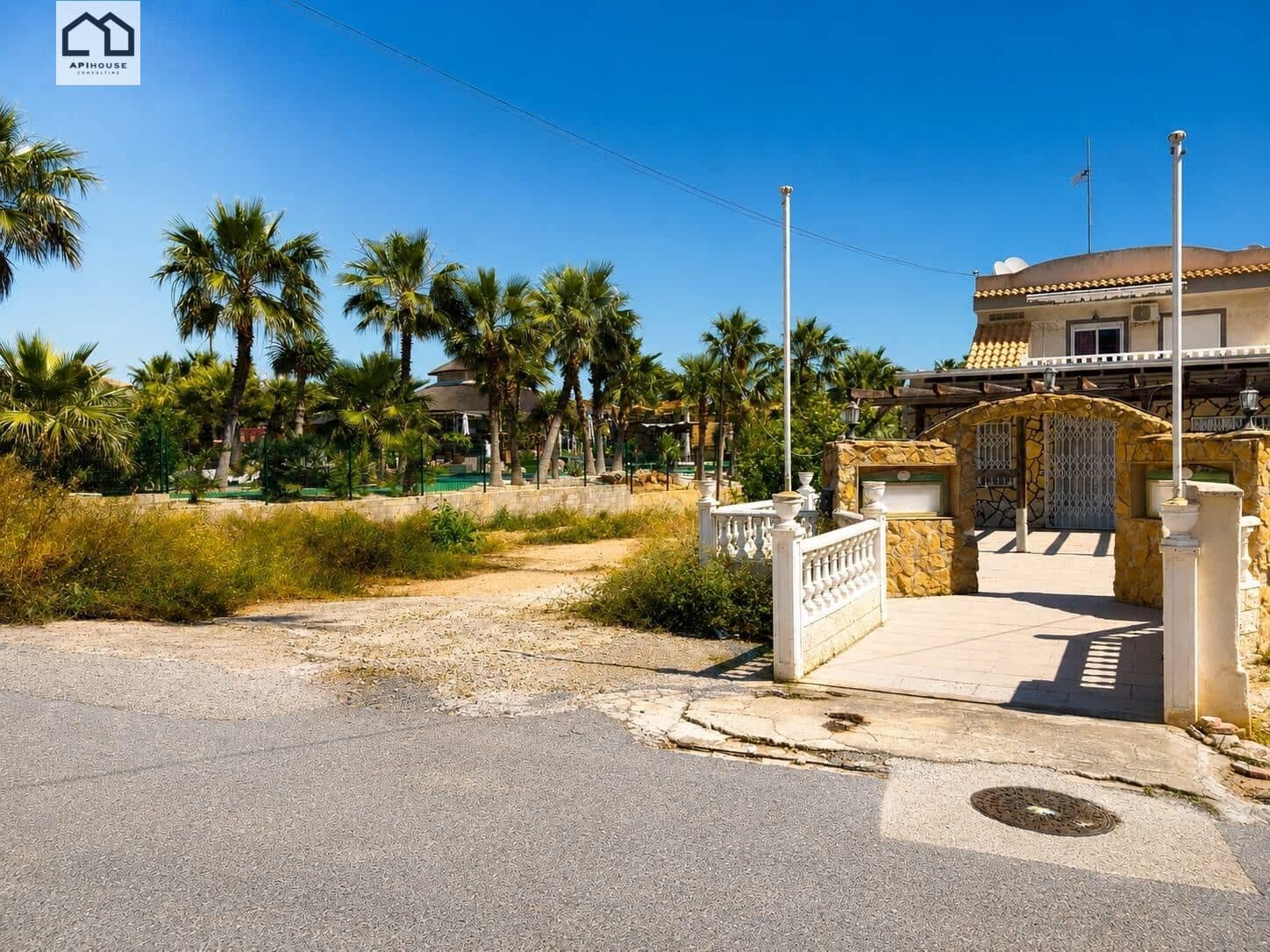 3 soveværelse Virksomhed til salg i Blue Lagoon med swimmingpool garage - € 375.000 (Ref: 9702134)