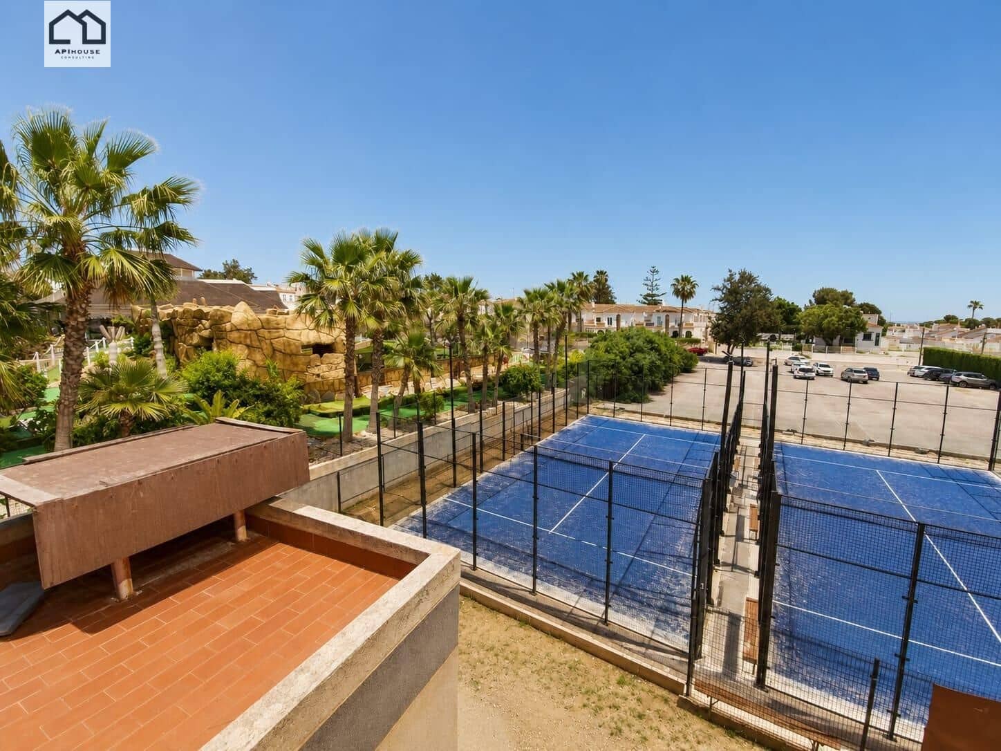 3 soveværelse Virksomhed til salg i Blue Lagoon med swimmingpool garage - € 375.000 (Ref: 9702134)