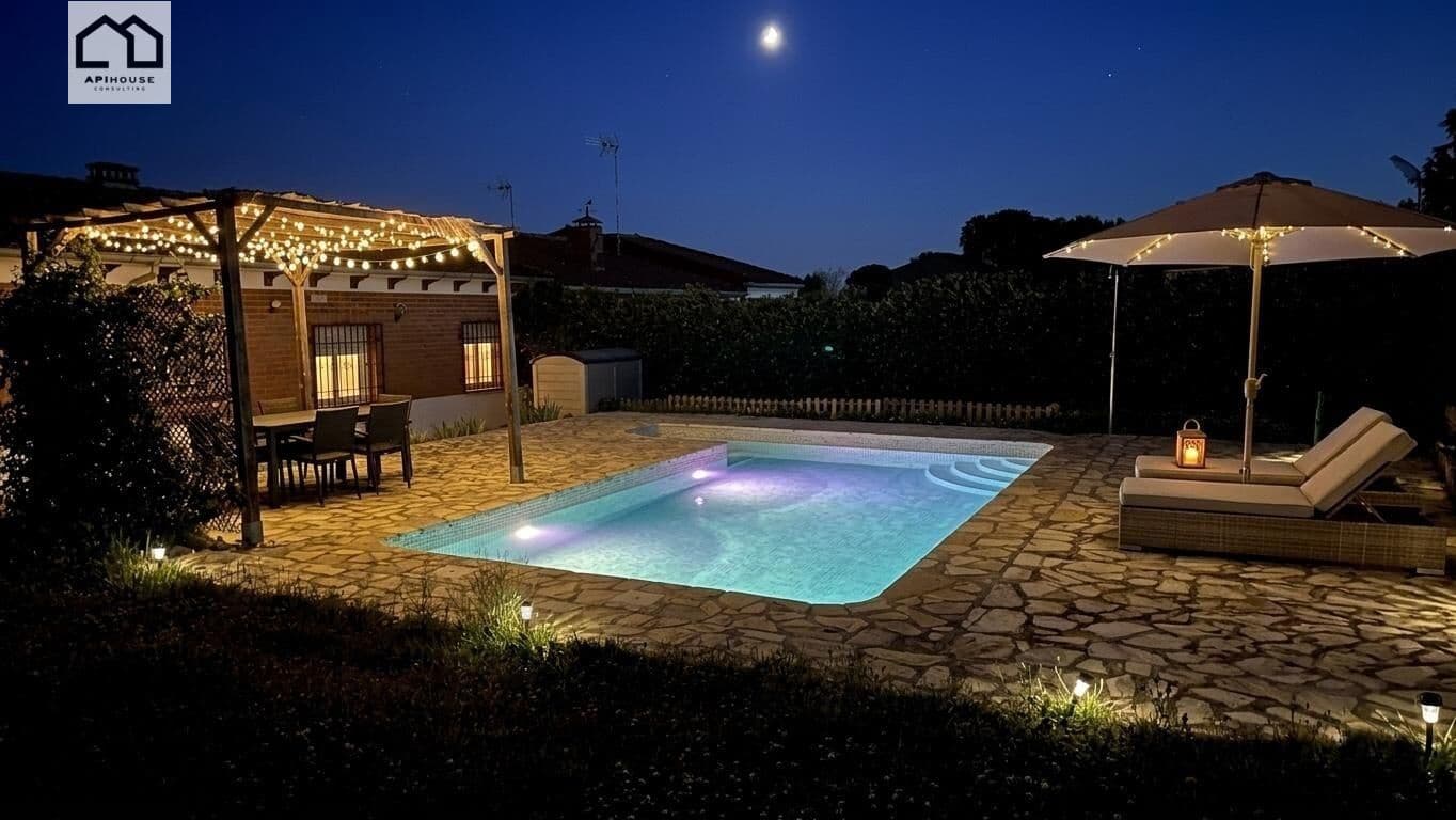 2 bedroom Villa for sale in El Casar de Escalona with pool - € 125,900 (Ref: 9752288)