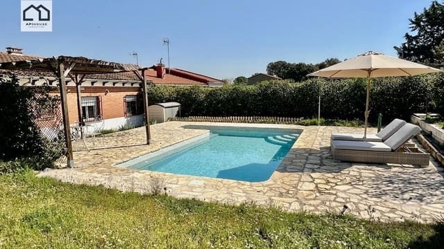 2 bedroom Villa for sale in El Casar de Escalona with pool - € 125,900 (Ref: 9752288)