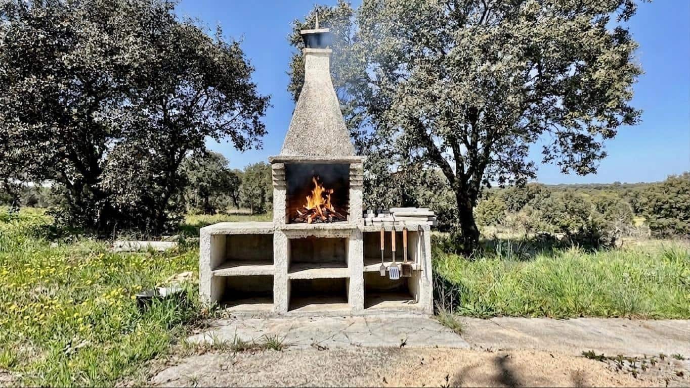 2 bedroom Villa for sale in El Casar de Escalona with pool - € 125,900 (Ref: 9752288)