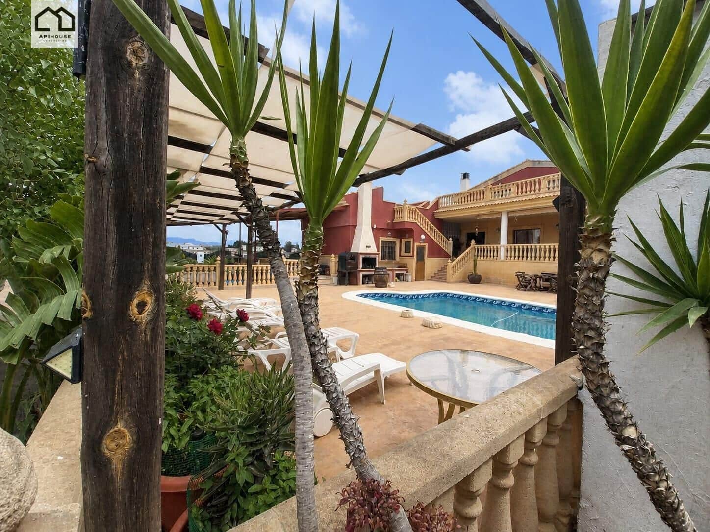 5 bedroom Villa for sale in Almoradi with pool garage - € 1,010,000 (Ref: 9820413)