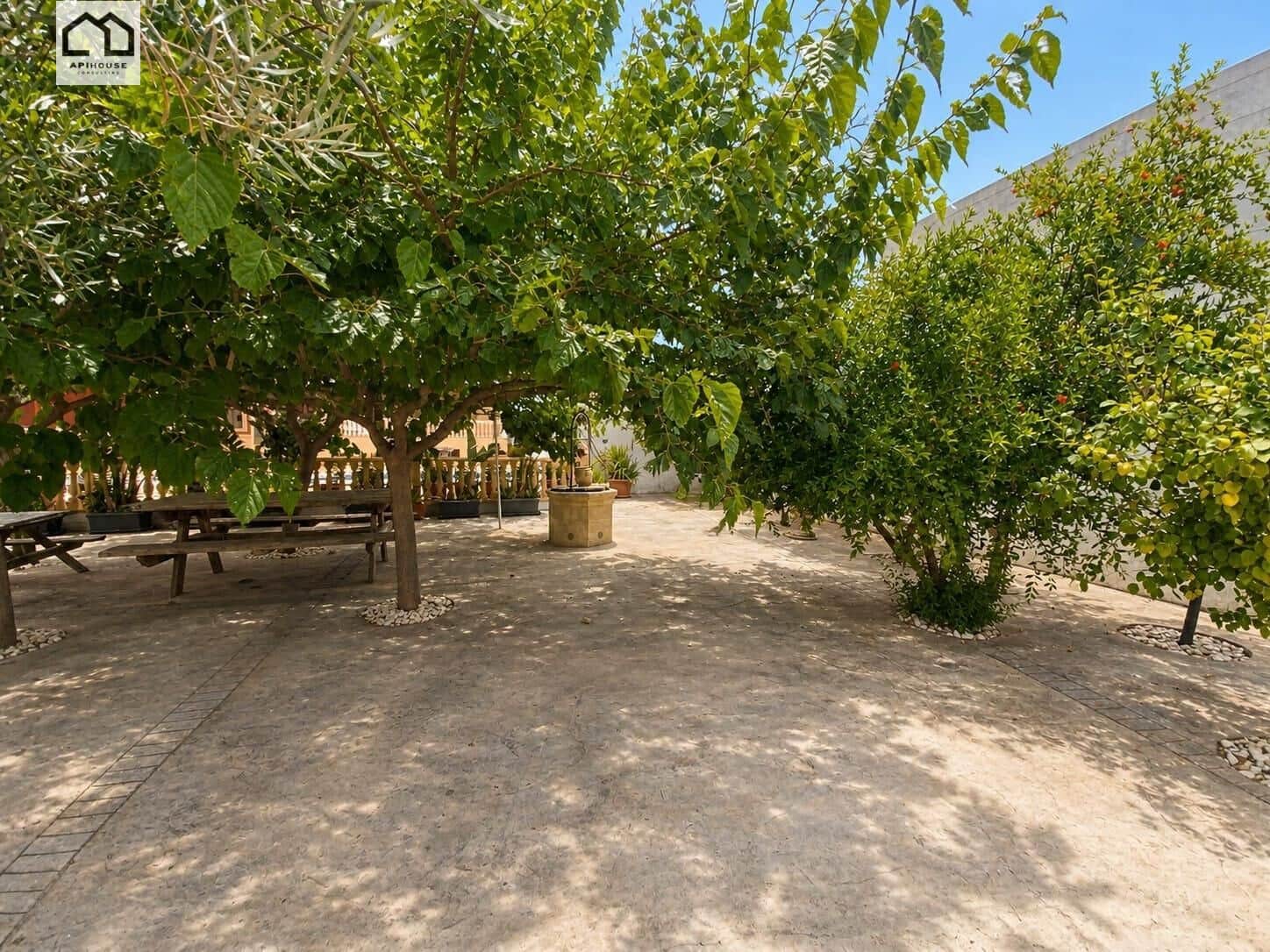 5 bedroom Villa for sale in Almoradi with pool garage - € 1,010,000 (Ref: 9820413)