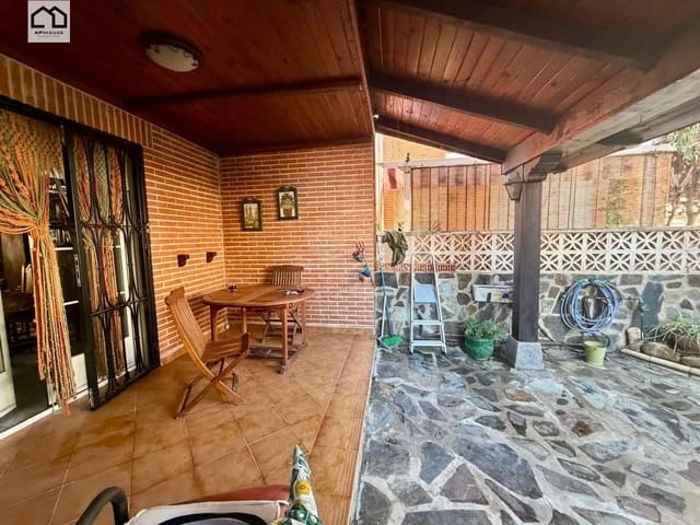 4 soverom Villa til salgs i Numancia de la Sagra med garasje - € 274 999 (Ref: 9829378)
