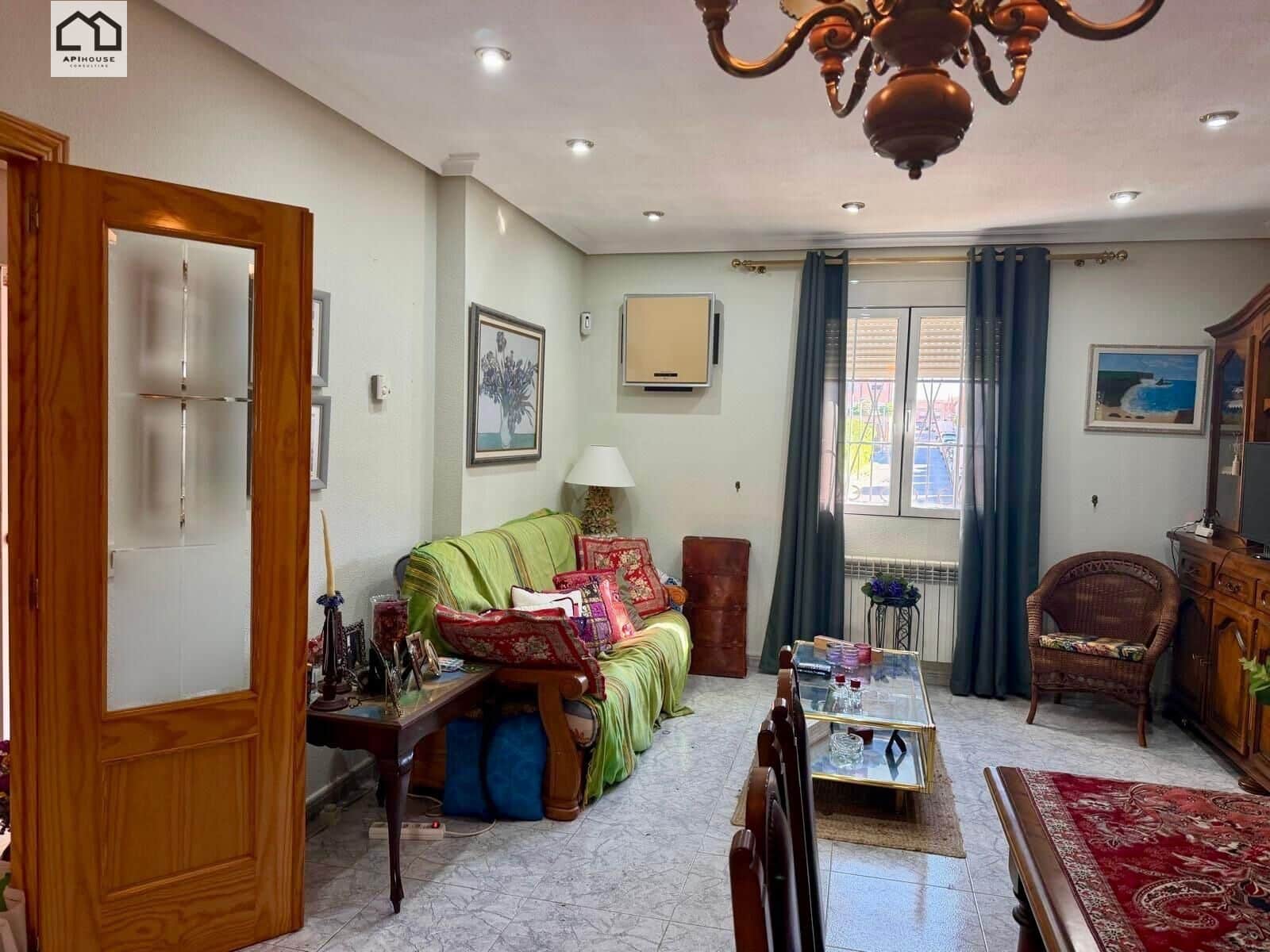 4 bedroom Villa for sale in Numancia de la Sagra with garage - € 274,999 (Ref: 9829378)
