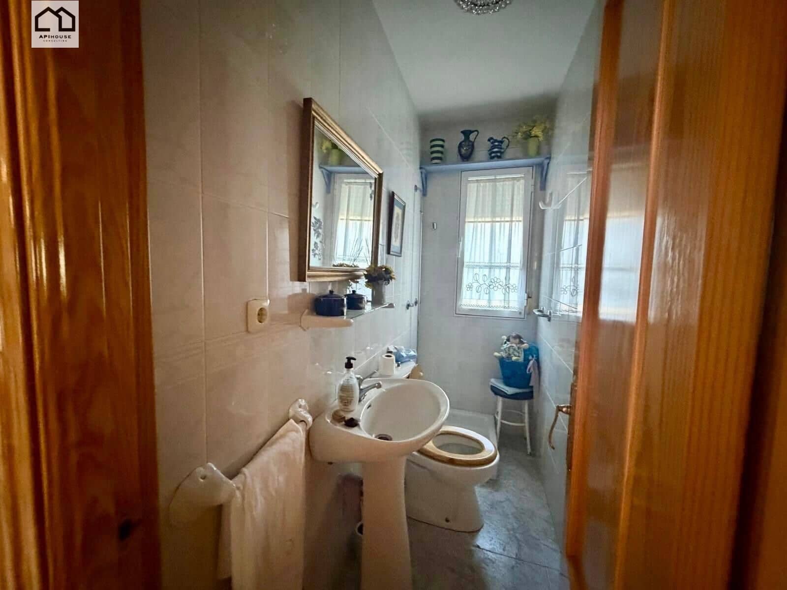 4 bedroom Villa for sale in Numancia de la Sagra with garage - € 274,999 (Ref: 9829378)