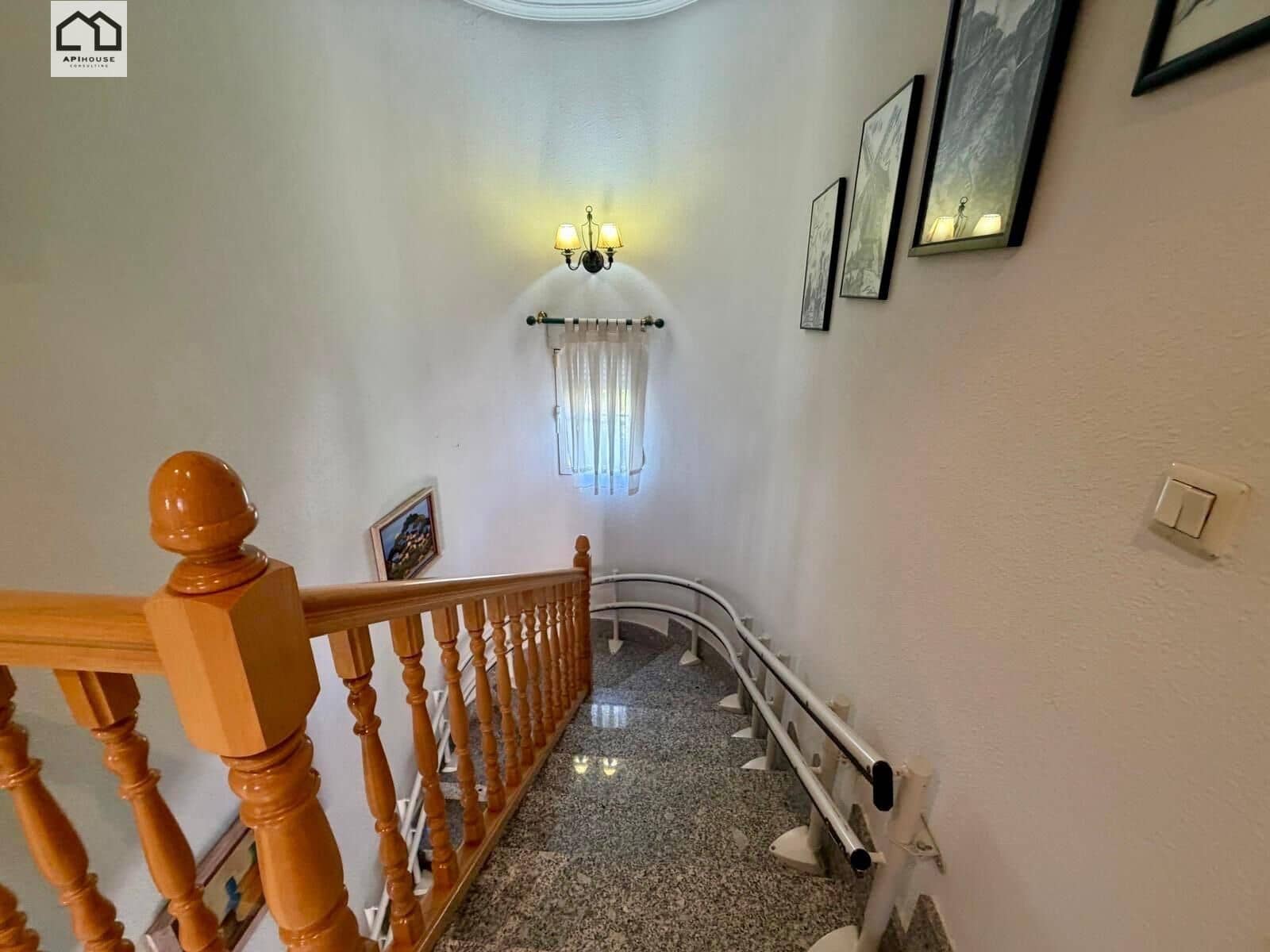 4 bedroom Villa for sale in Numancia de la Sagra with garage - € 274,999 (Ref: 9829378)