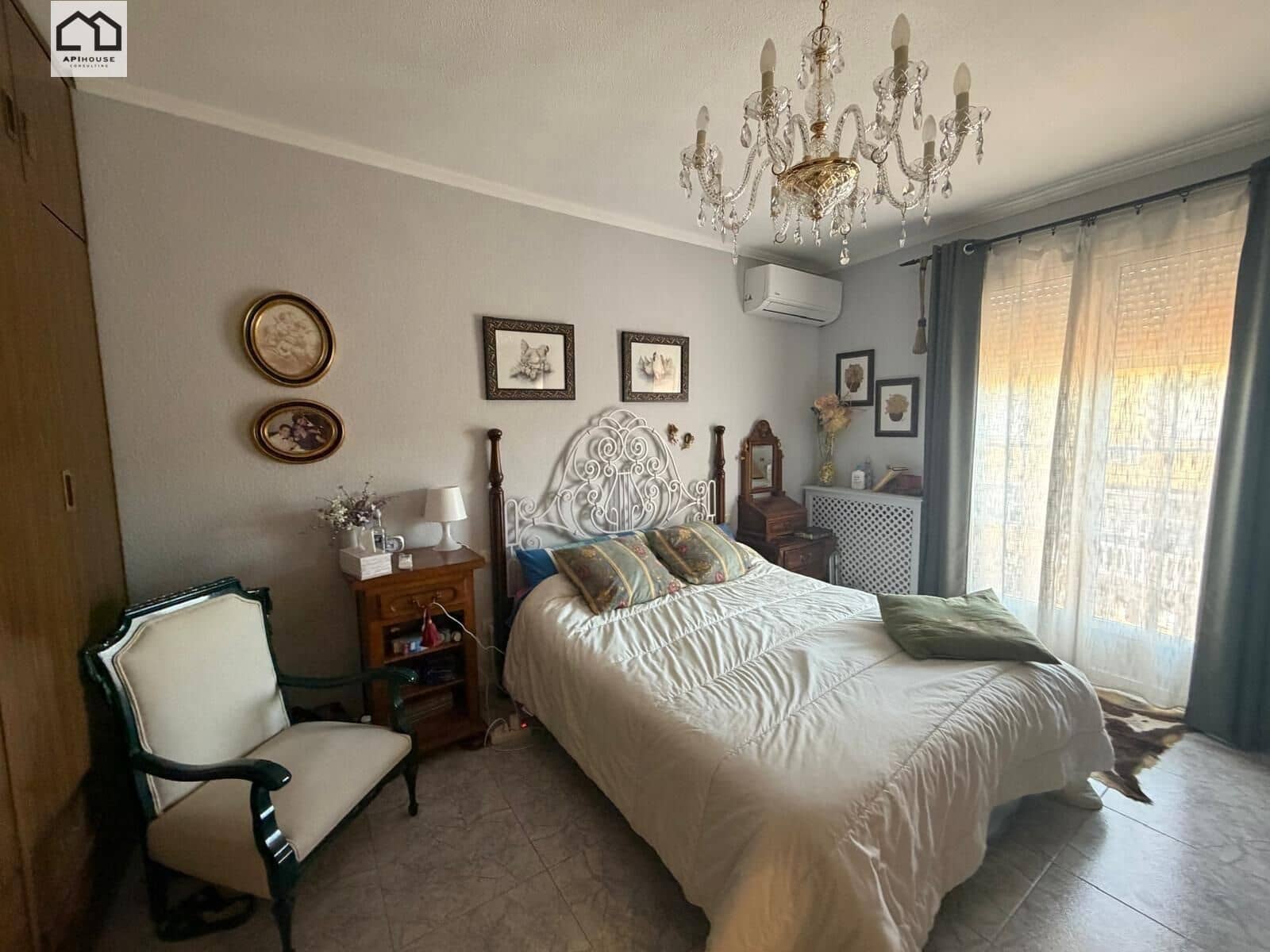 4 bedroom Villa for sale in Numancia de la Sagra with garage - € 274,999 (Ref: 9829378)