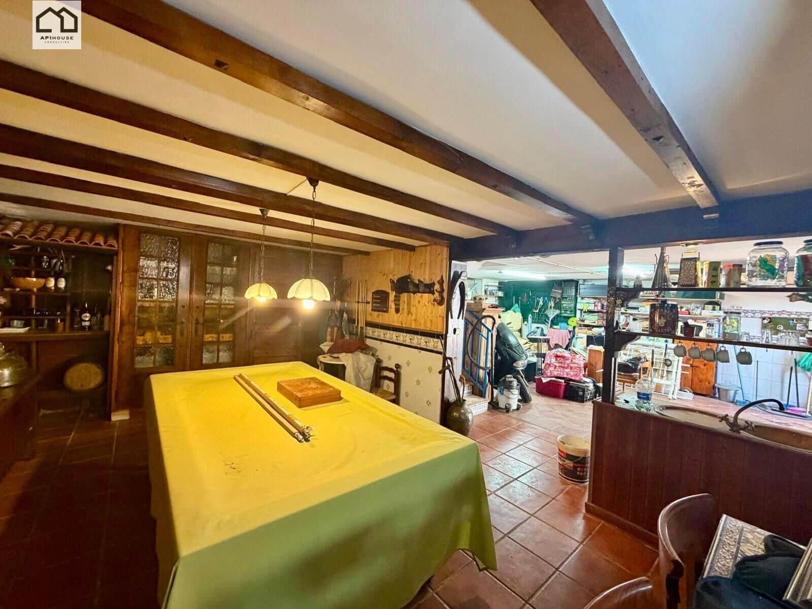4 bedroom Villa for sale in Numancia de la Sagra with garage - € 274,999 (Ref: 9829378)
