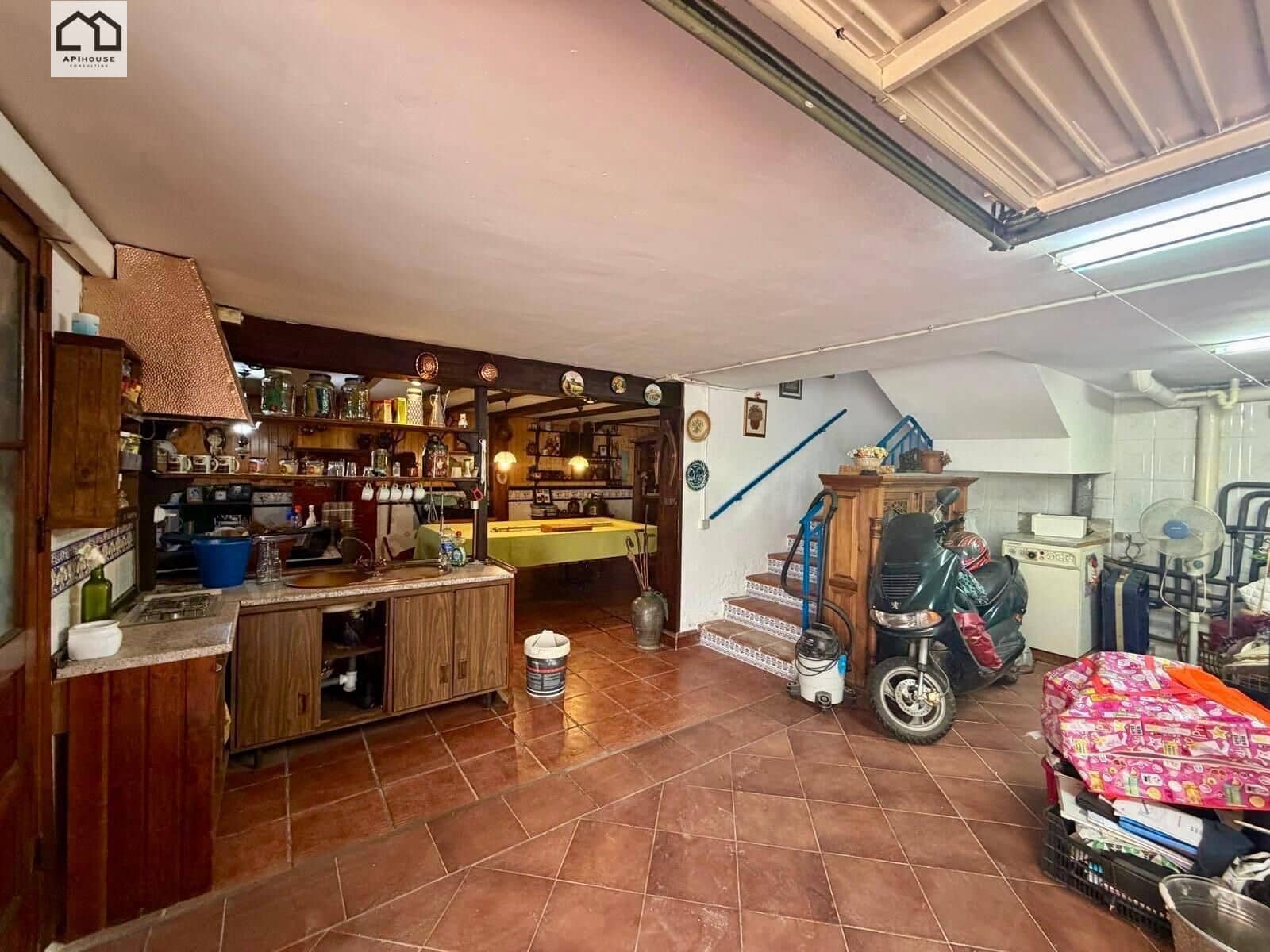 4 bedroom Villa for sale in Numancia de la Sagra with garage - € 274,999 (Ref: 9829378)