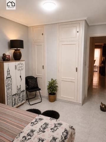 Piso de 3 habitaciones en Torrevieja en venta - 190.000 € (Ref: 9851964)