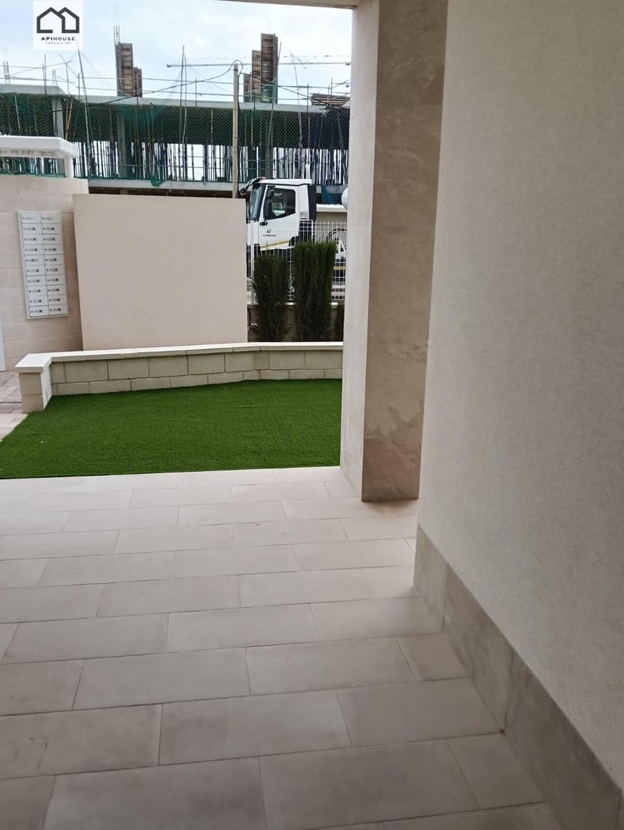 2 quarto Bungalow para venda em El Raso com piscina - 345 000 € (Ref: 9855705)