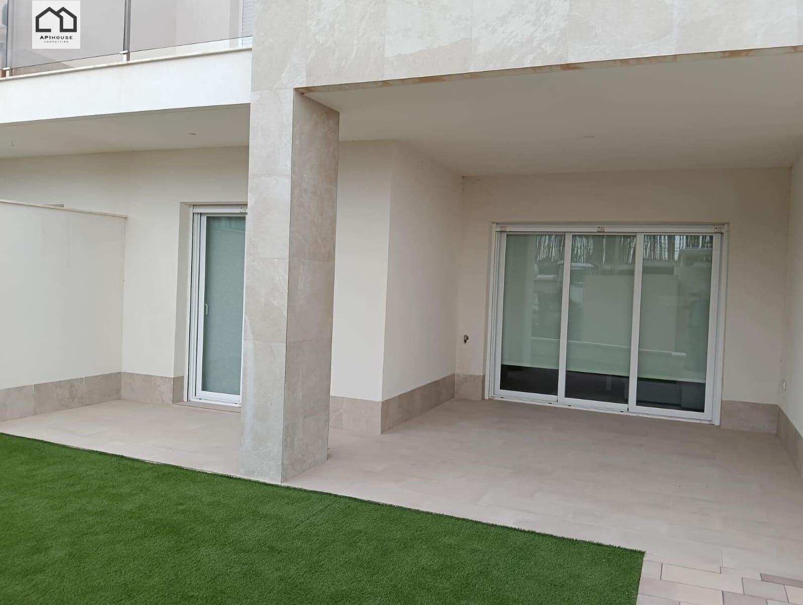 2 quarto Bungalow para venda em El Raso com piscina - 345 000 € (Ref: 9855705)