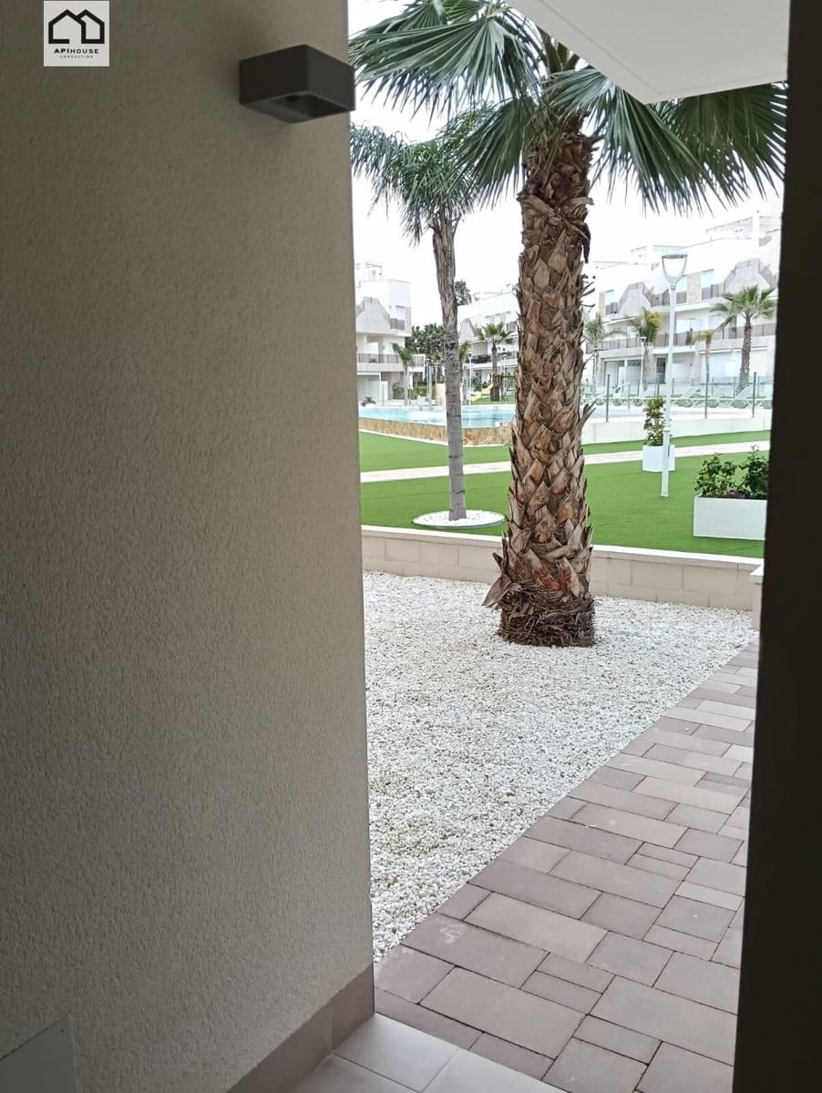 2 quarto Bungalow para venda em El Raso com piscina - 345 000 € (Ref: 9855705)