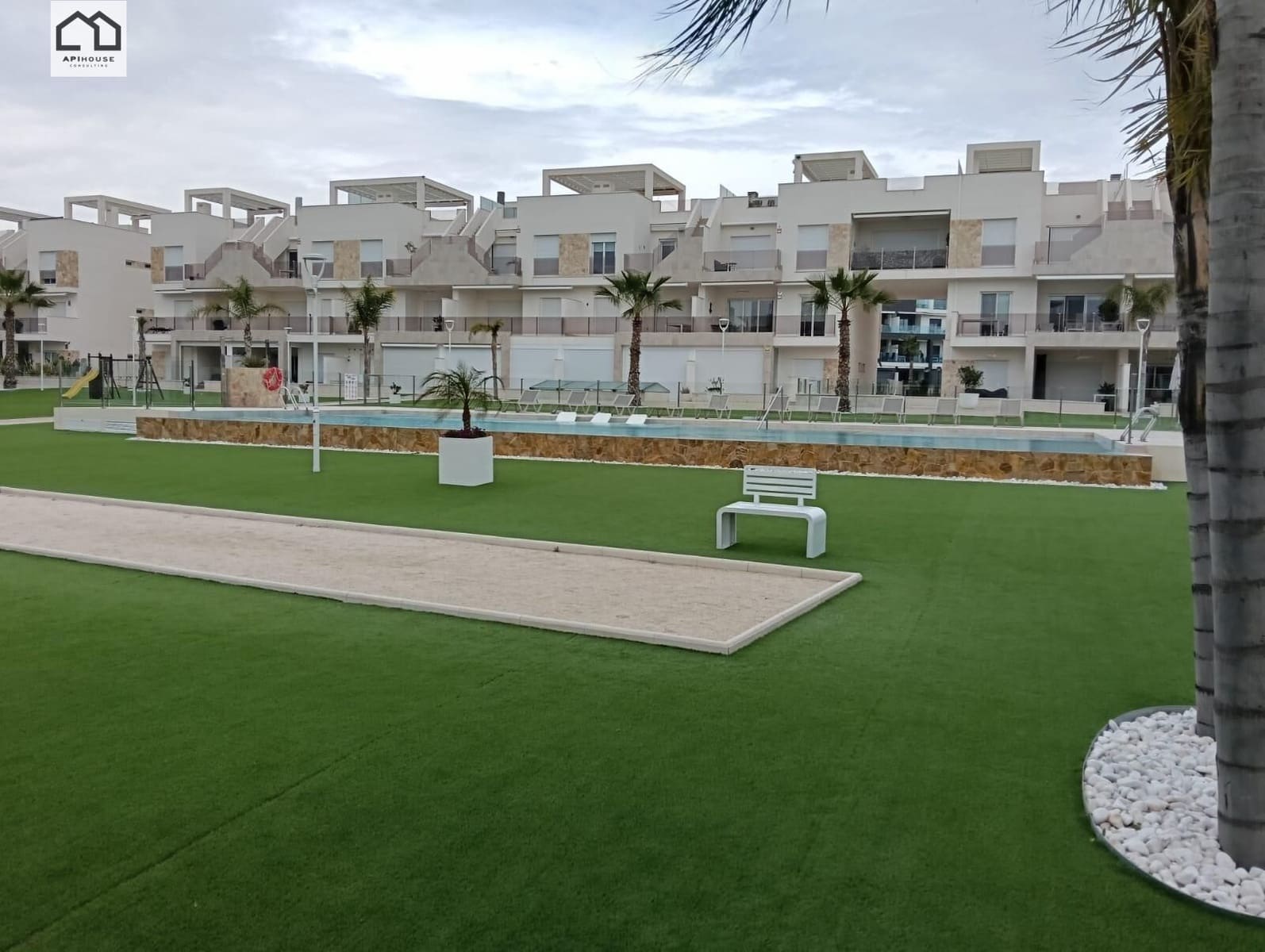 2 quarto Bungalow para venda em El Raso com piscina - 345 000 € (Ref: 9855705)