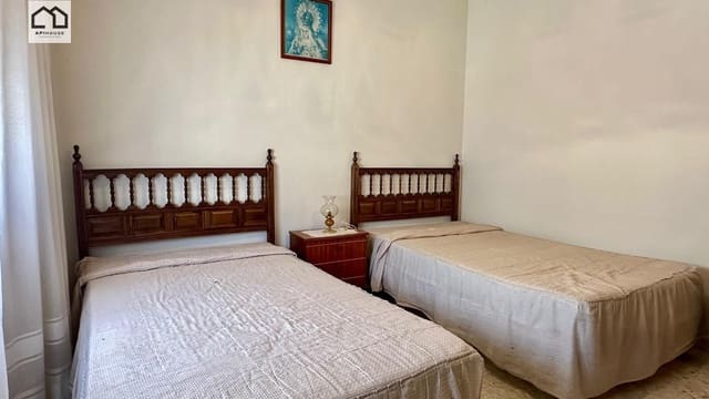6 bedroom Townhouse for sale in Almorox - € 109,999 (Ref: 9867158)