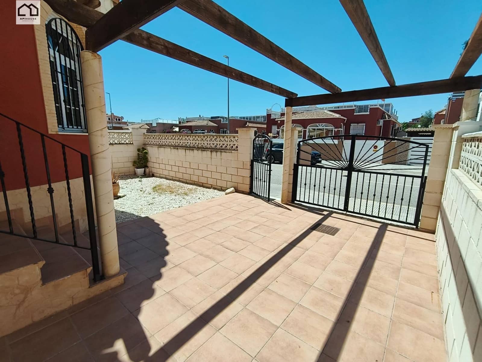 3 bedroom Villa for sale in Los Montesinos with pool - € 250,000 (Ref: 9873712)
