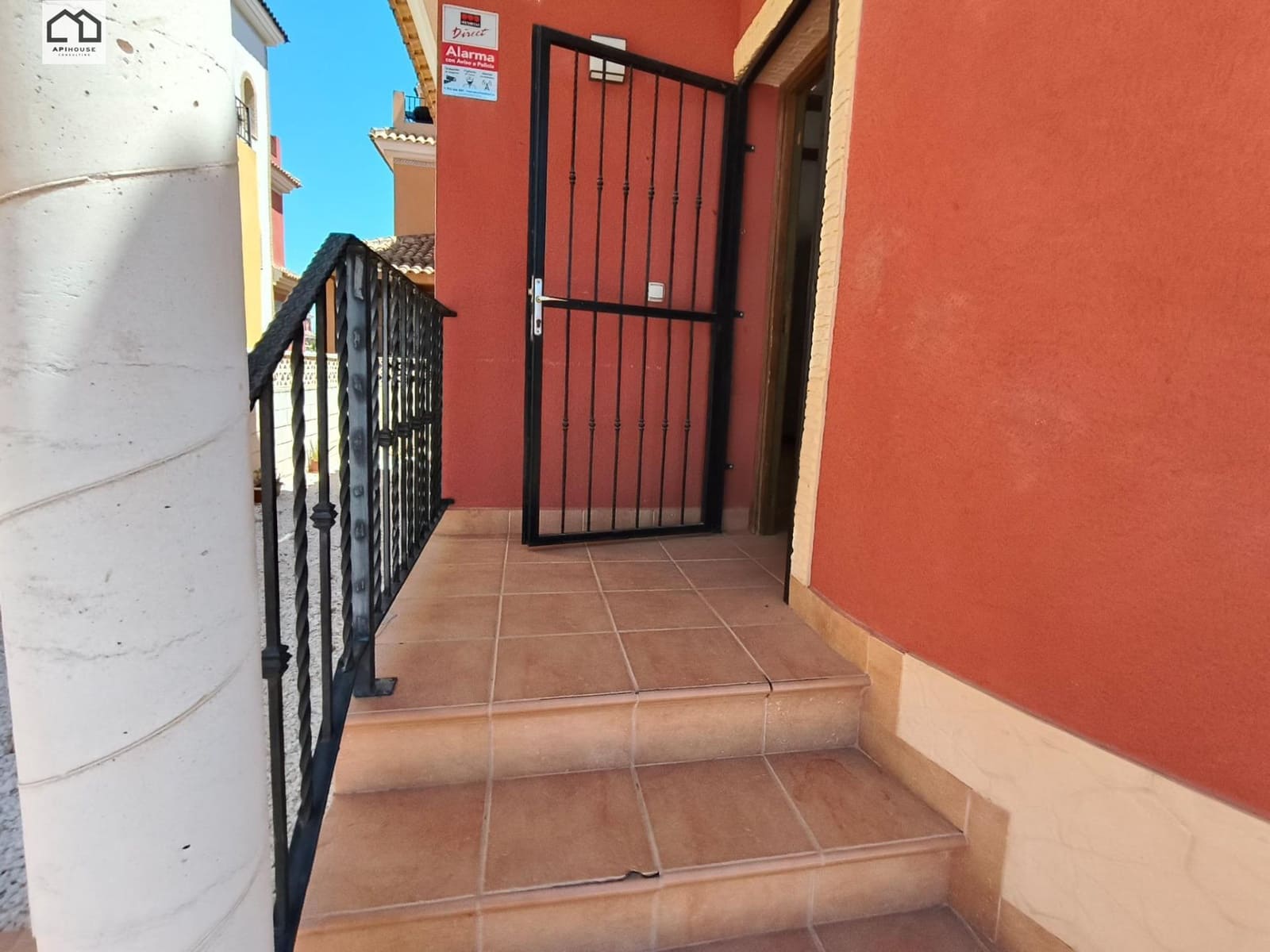 3 bedroom Villa for sale in Los Montesinos with pool - € 250,000 (Ref: 9873712)