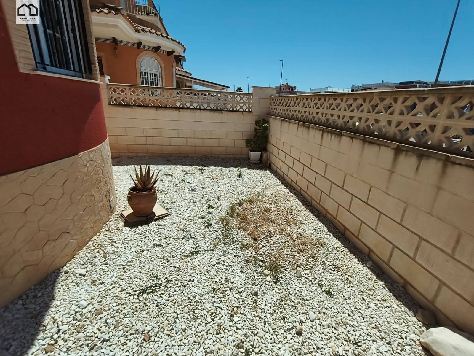 3 bedroom Villa for sale in Los Montesinos with pool - € 250,000 (Ref: 9873712)