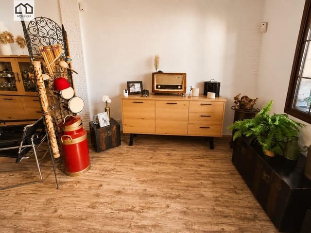 3 makuuhuone Huvila myytävänä paikassa La Siesta, Torrevieja - 360 000 € (Ref: 9885057)