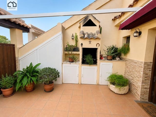 3 makuuhuone Huvila myytävänä paikassa La Siesta, Torrevieja - 360 000 € (Ref: 9885057)