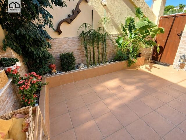 3 makuuhuone Huvila myytävänä paikassa La Siesta, Torrevieja - 360 000 € (Ref: 9885057)