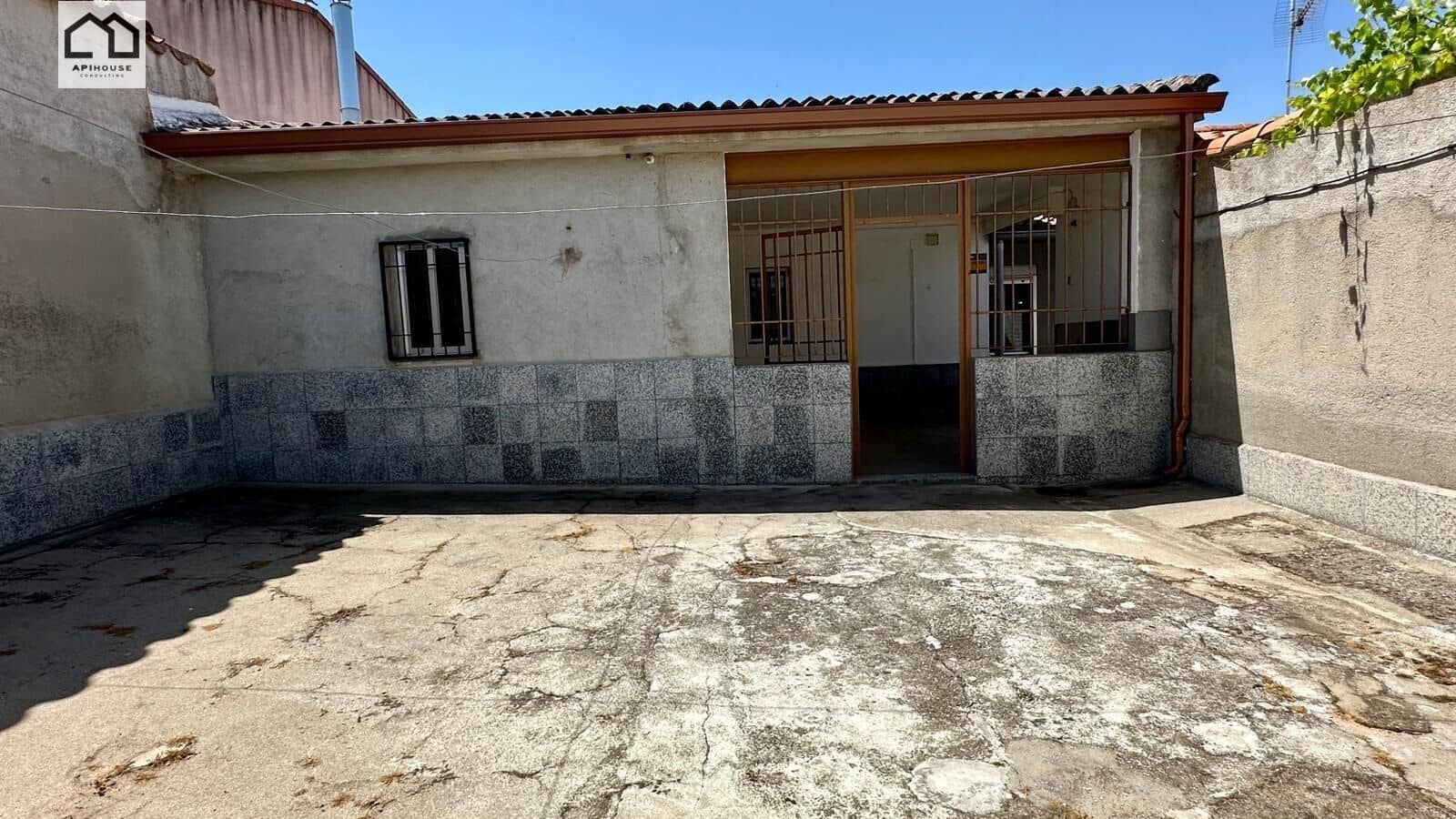 4 bedroom Townhouse for sale in Domingo Perez - € 109,900 (Ref: 9936570)