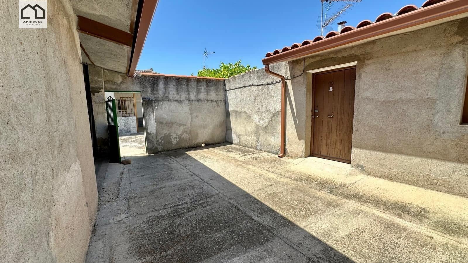 4 bedroom Townhouse for sale in Domingo Perez - € 109,900 (Ref: 9936570)