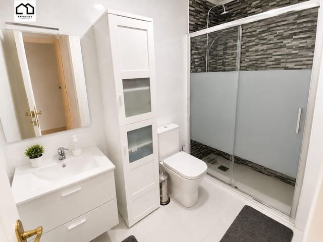 2 makuuhuone Bungalow vuokrattavana paikassa La Florida, Orihuela mukana uima-altaan - 895 € (Ref: 9945931)
