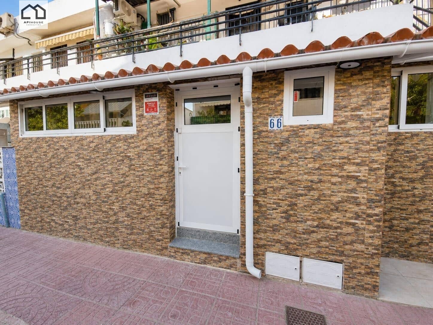 2 bedroom Bungalow for sale in Torrevieja - € 125,000 (Ref: 9945932)