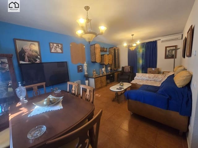 4 soveværelse Rækkehus til salg i Los Cerralbos med swimmingpool - € 170.000 (Ref: 9950013)