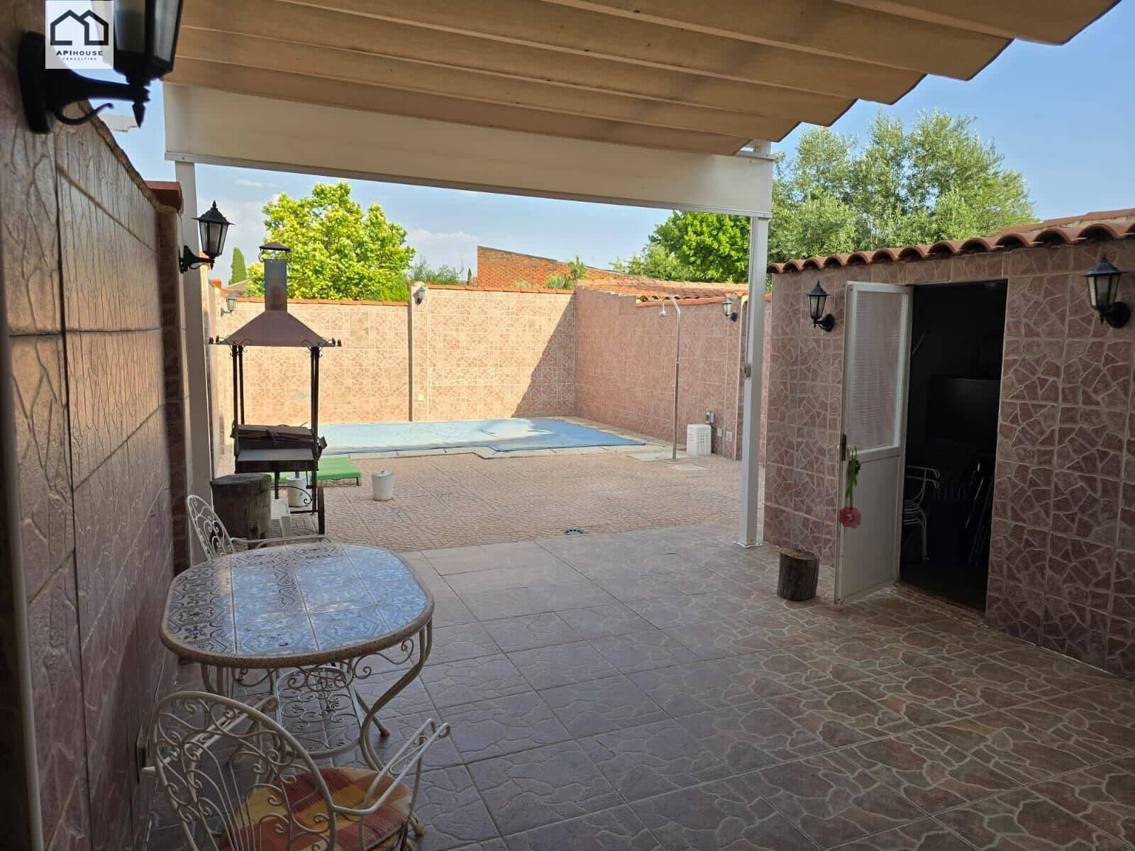 4 chambre Villa/Maison Mitoyenne à vendre à Los Cerralbos avec piscine - 170 000 € (Ref: 9950013)