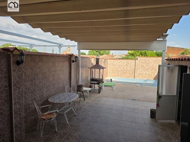 4 soveværelse Rækkehus til salg i Los Cerralbos med swimmingpool - € 170.000 (Ref: 9950013)