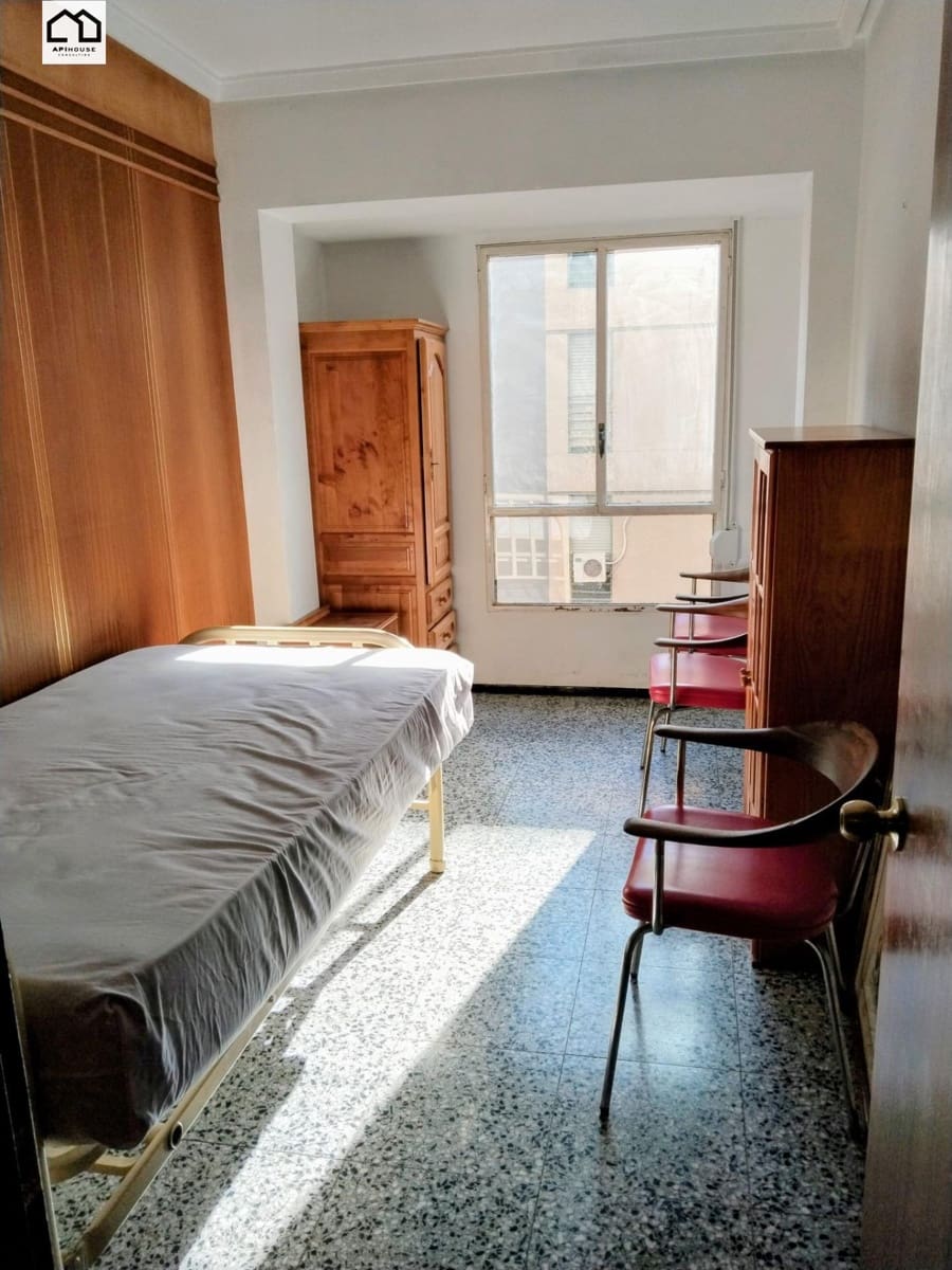 7 sovrum Lägenhet till salu i Elche / Elx - 275 000 € (Ref: 9973527)
