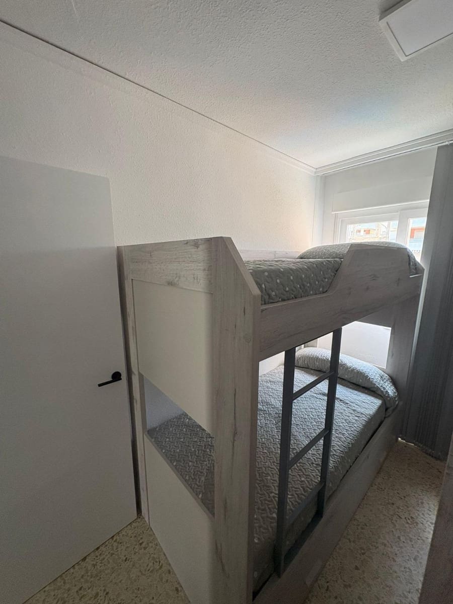 Appartement de 3 chambres à louer à Gandia avec piscine garage - 750 € (Ref: 10027367)