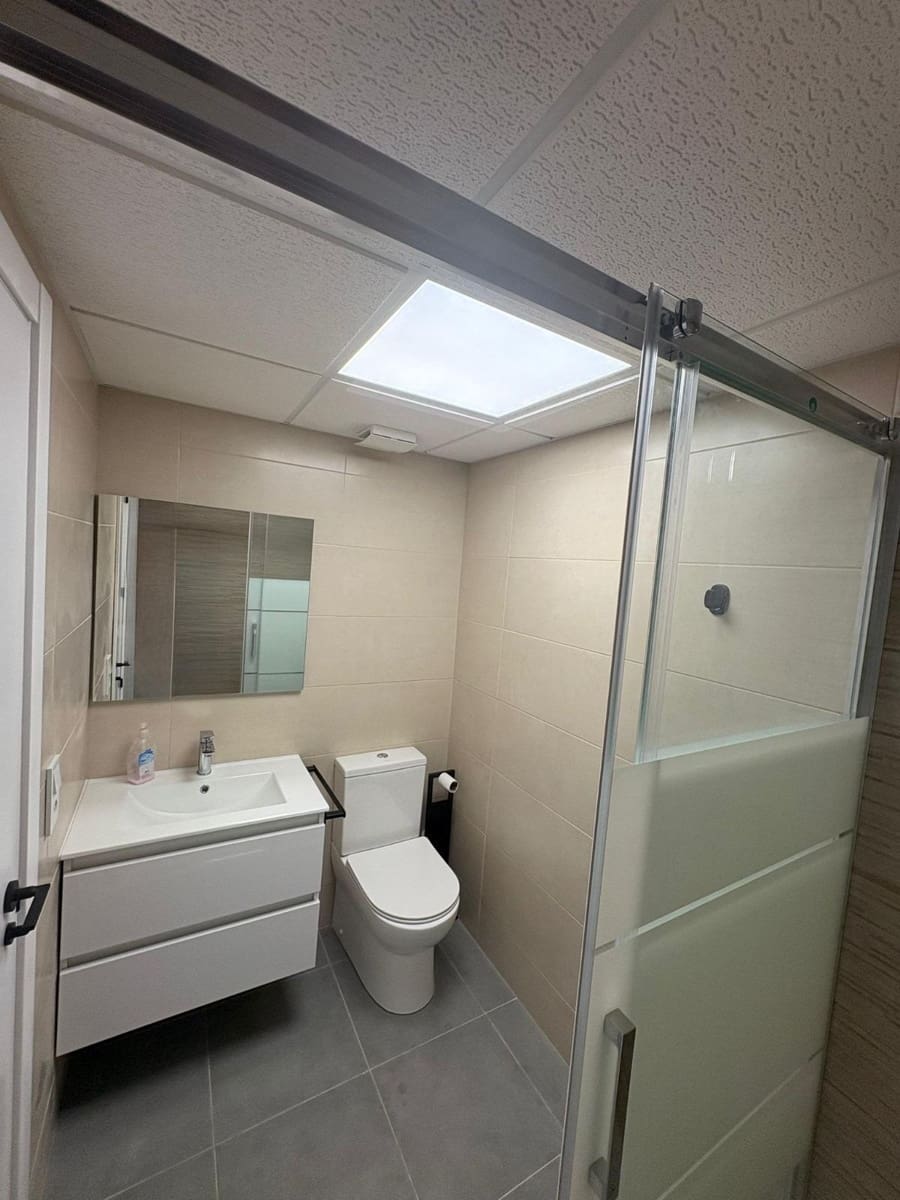 Appartement de 3 chambres à louer à Gandia avec piscine garage - 750 € (Ref: 10027367)