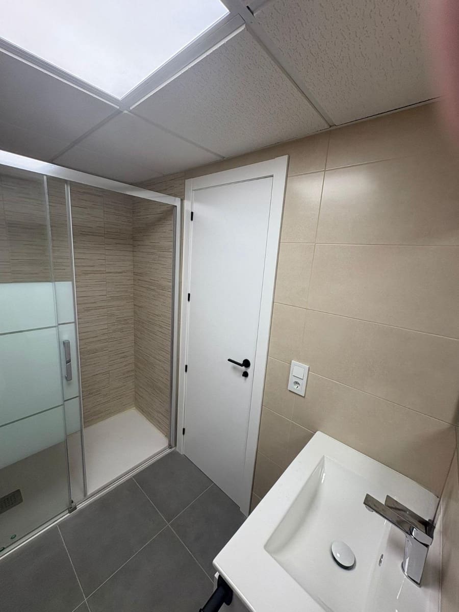 Appartement de 3 chambres à louer à Gandia avec piscine garage - 750 € (Ref: 10027367)