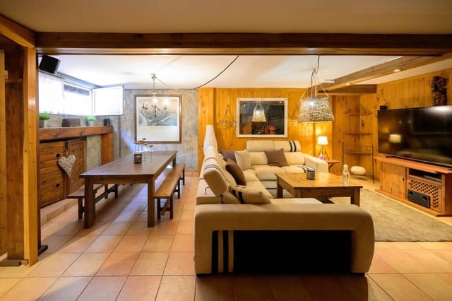 3 soverom Kjedet enebolig til salgs i Gandia med svømmebasseng garasje - € 380 000 (Ref: 10062056)