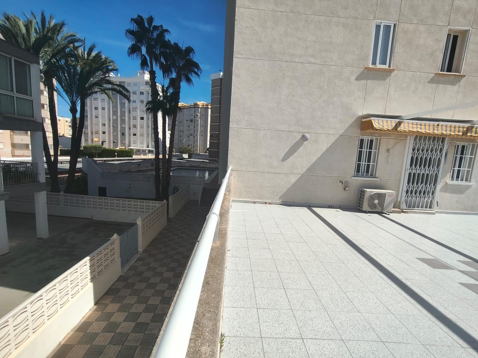 3 sypialnia Apartament na sprzedaż w Gandia z basenem garażem - 308 000 € (Ref: 10086224)