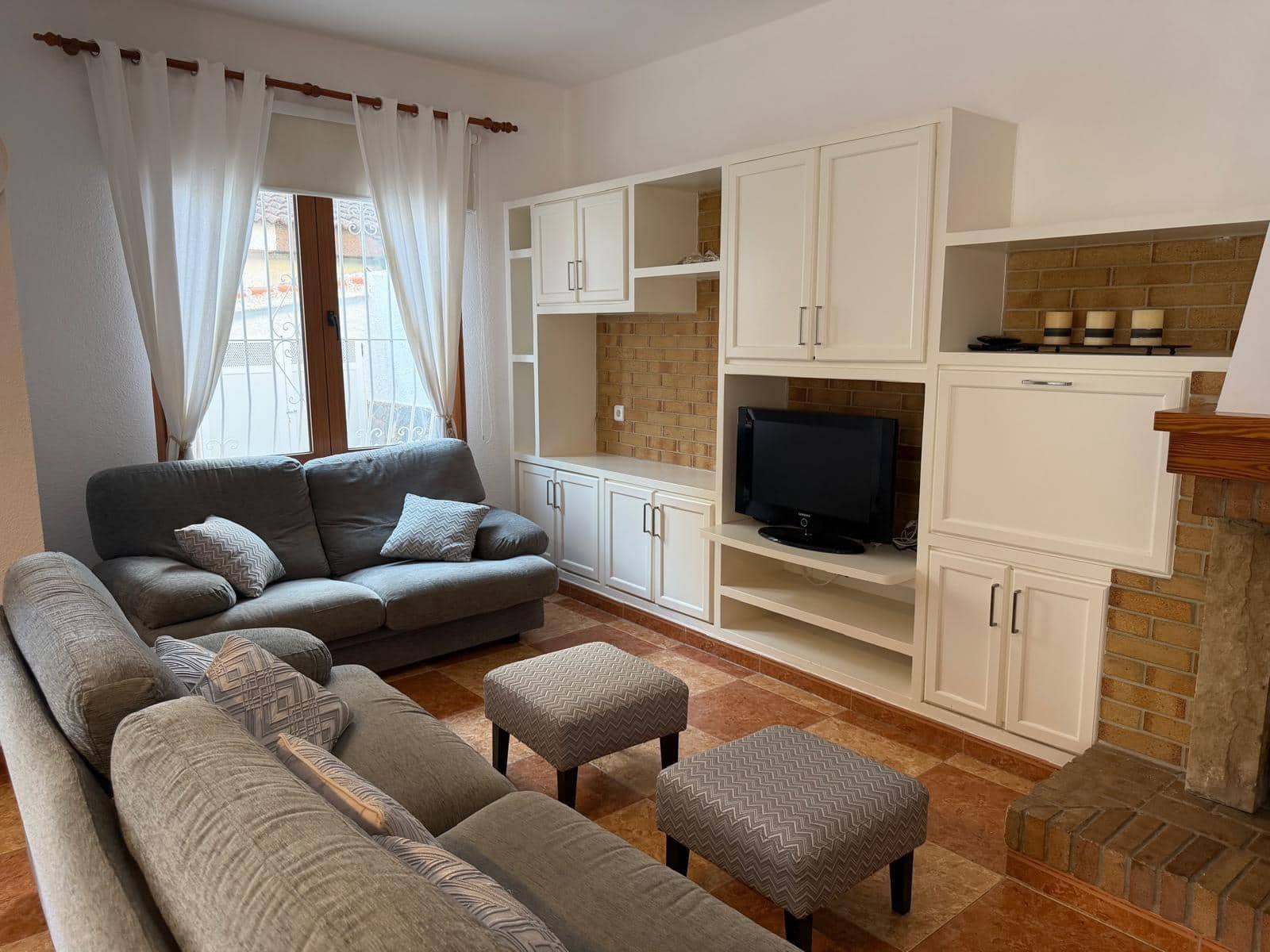 3 bedroom Semi-detached Villa for rent in Gandia with pool garage - € 1,950 (Ref: 10180667)